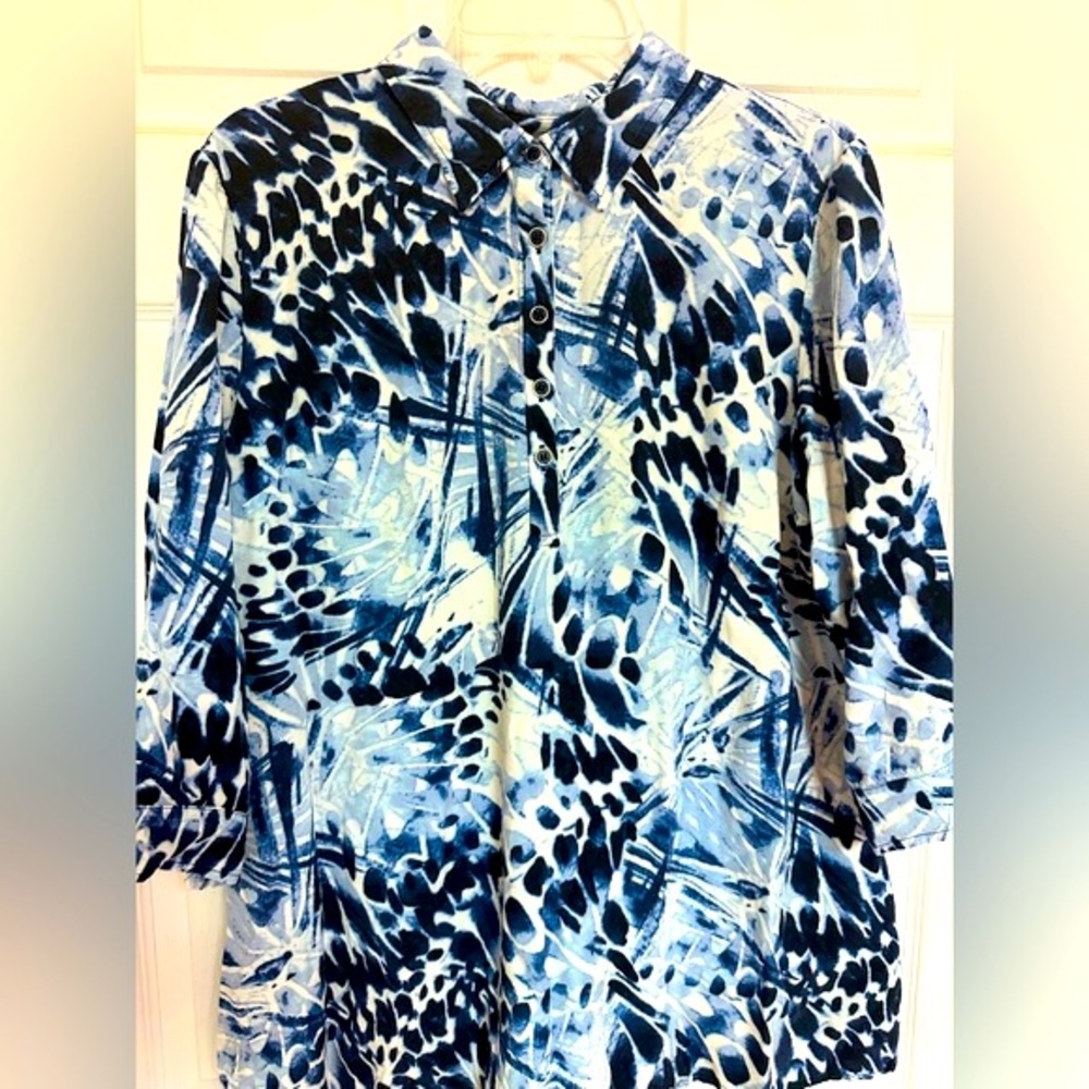 Christopher & Banks Women’s Blouse  3/4 Sleeves Size L Blue
